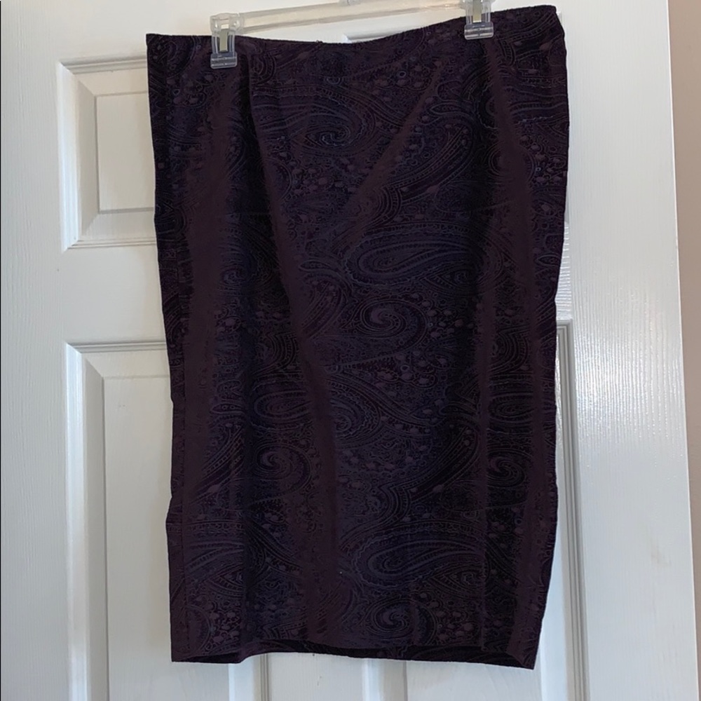 Purple paisley velvety skirt